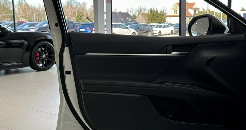 Toyota Camry cena 134900 przebieg: 28148, rok produkcji 2021 z Trzcińsko-Zdrój małe 781